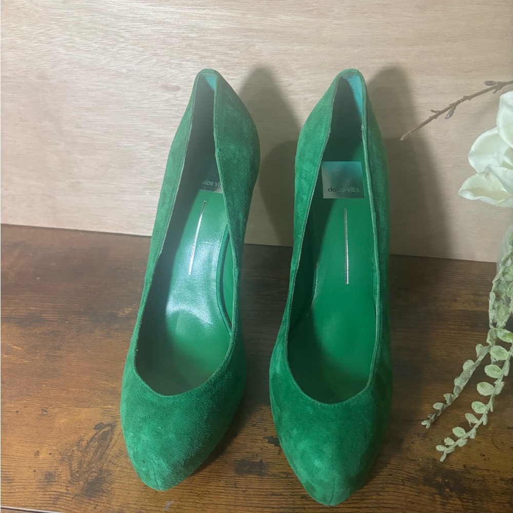 Dolce Vita Elegant Green Suede Pumps 10